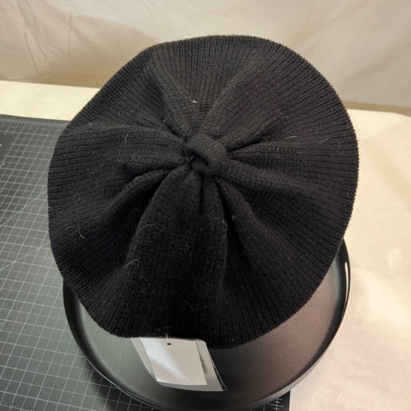 NWT Nine West knit cap - Picture 2 of 6